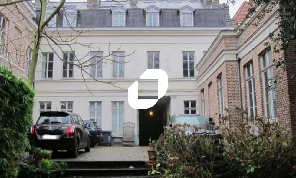 Office in Lille for lease - Building Photo - Image 1 of 14