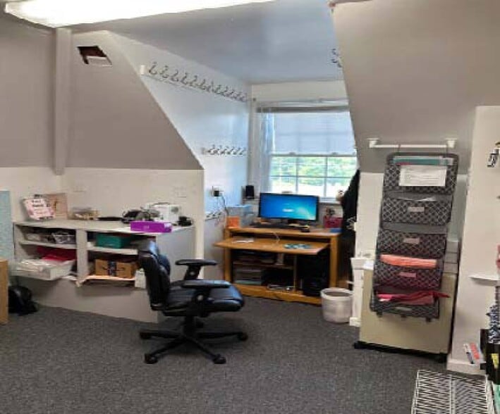 8759 Mathis Ave, Manassas, VA for lease - Interior Photo - Image 3 of 5