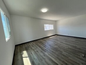 3354-3366 Hancock St, San Diego, CA for lease Interior Photo- Image 2 of 8