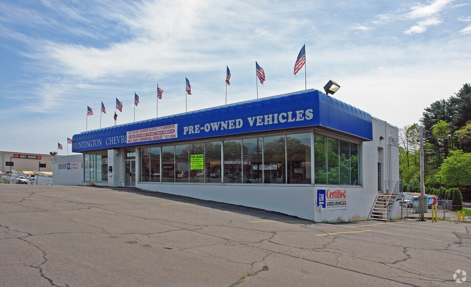 660-664 E Jericho Tpke, Huntington Station, NY for sale - Primary Photo - Image 1 of 1