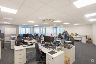 Galpharm Way, Barnsley for lease Interior Photo- Image 2 of 4