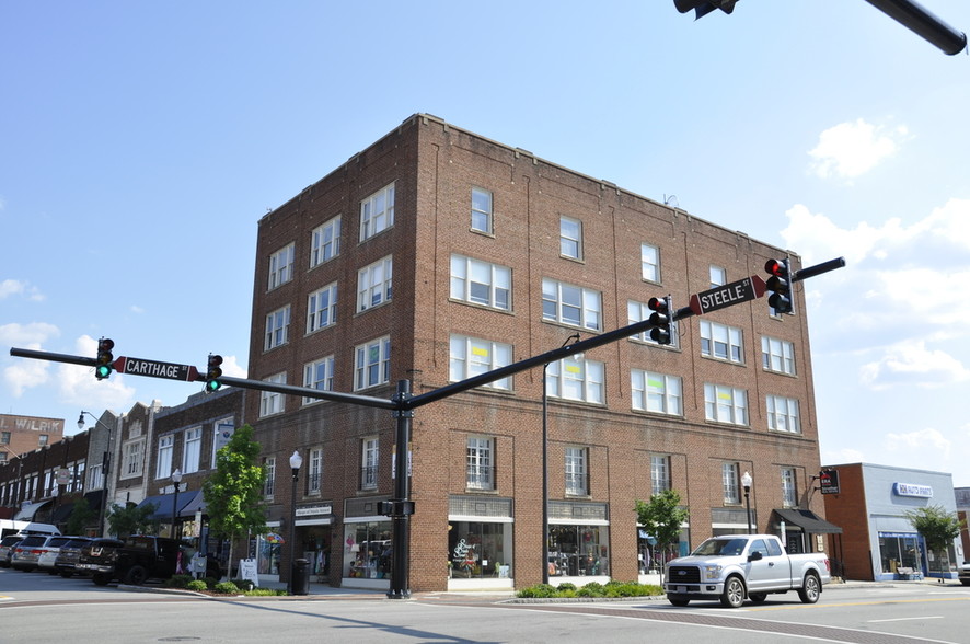 102 S Steele St, Sanford, NC for lease - Building Photo - Image 1 of 6