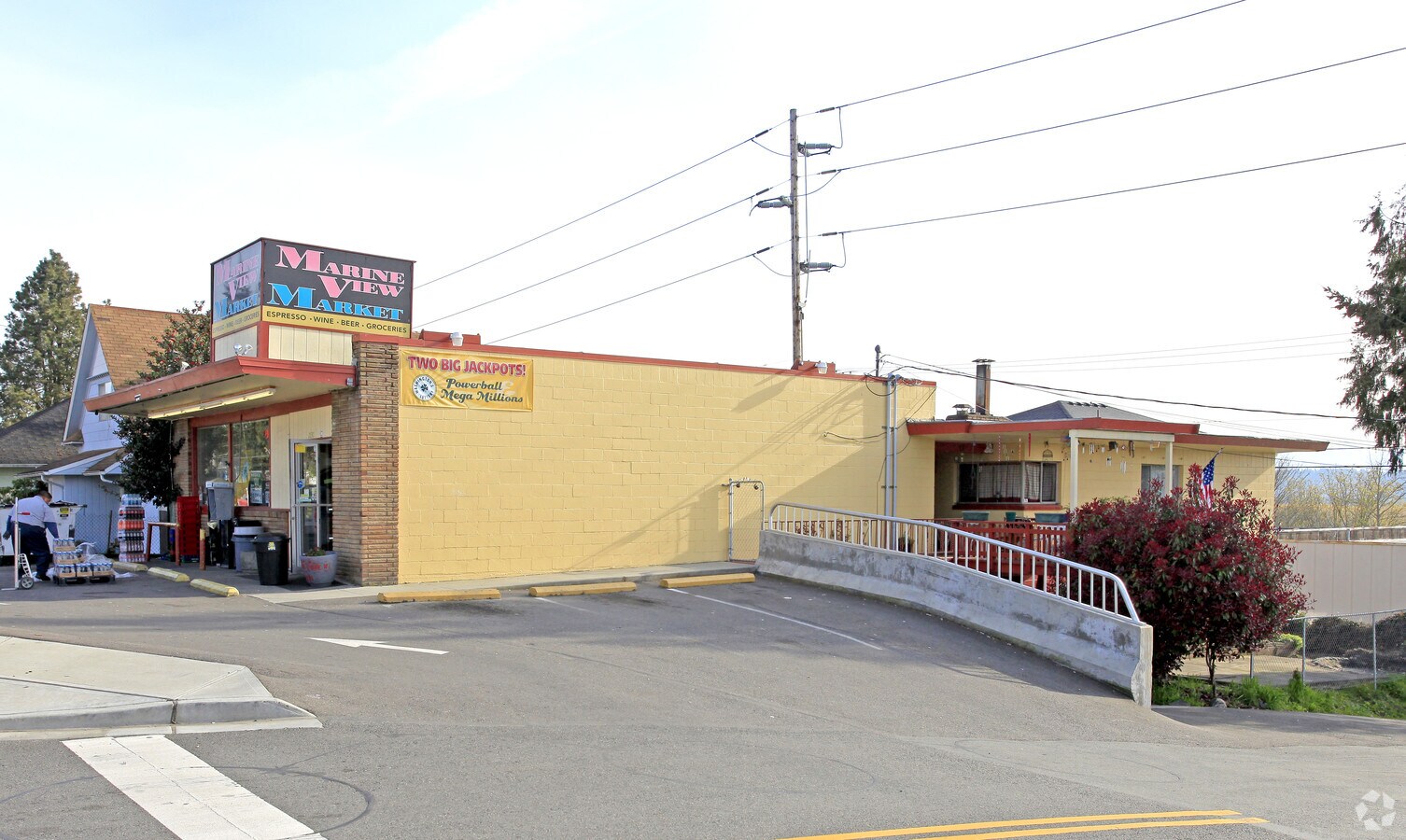 1131 E Marine View Dr, Everett, WA 98201