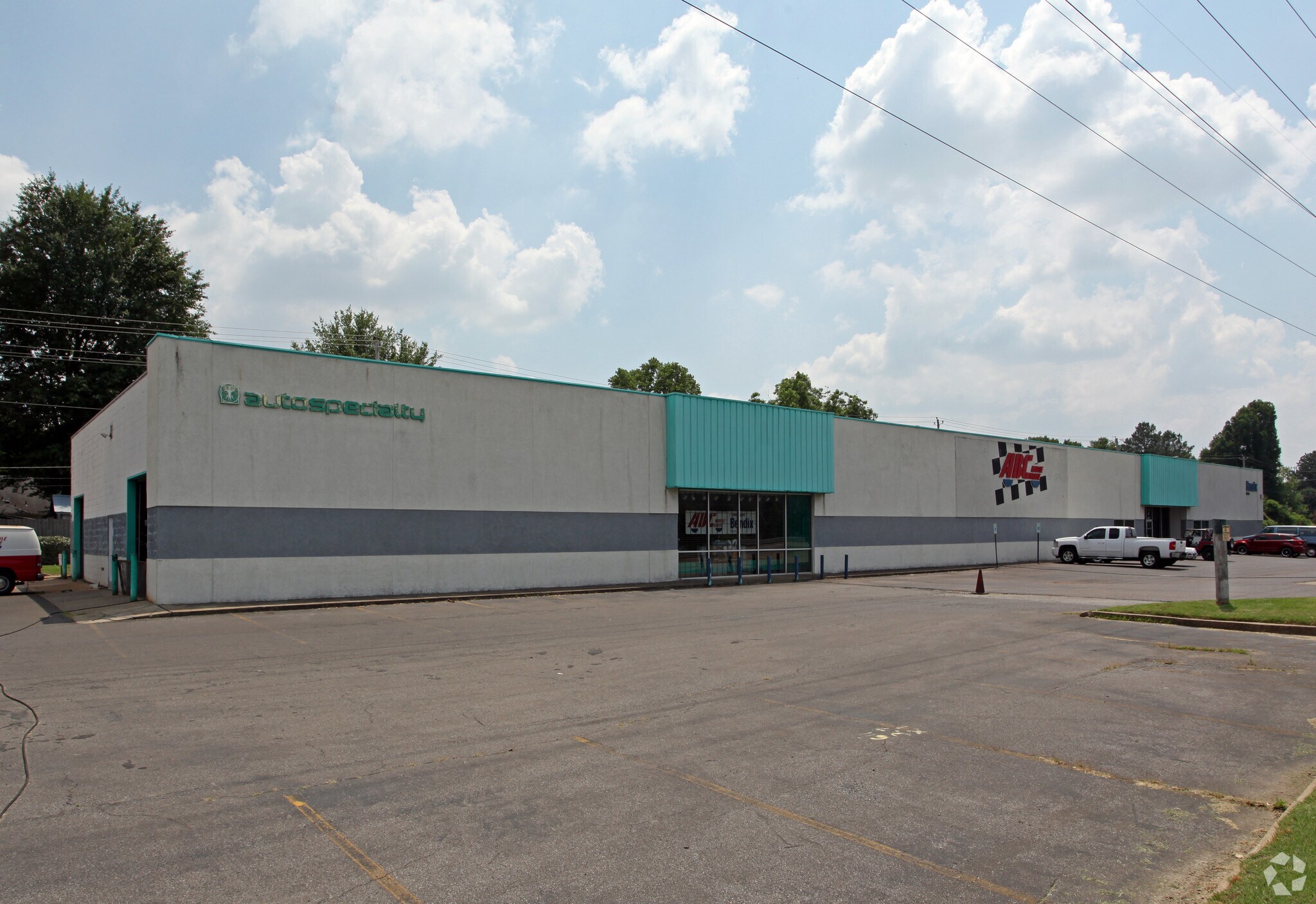 5045 American Way, Memphis, TN for sale Primary Photo- Image 1 of 1