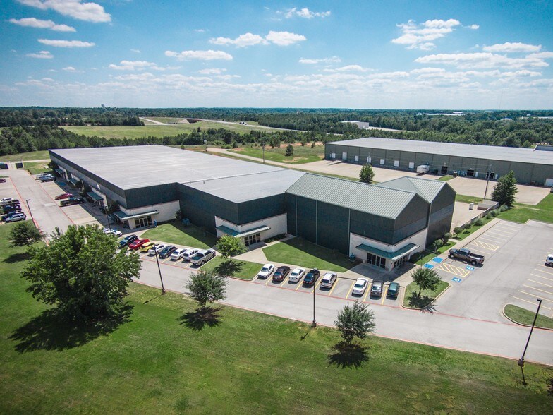 2002 Synergy Blvd, Kilgore, TX for sale - Building Photo - Image 1 of 1