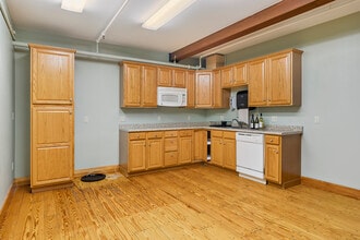 8 Glen Rd, West Lebanon, NH for lease Interior Photo- Image 2 of 10