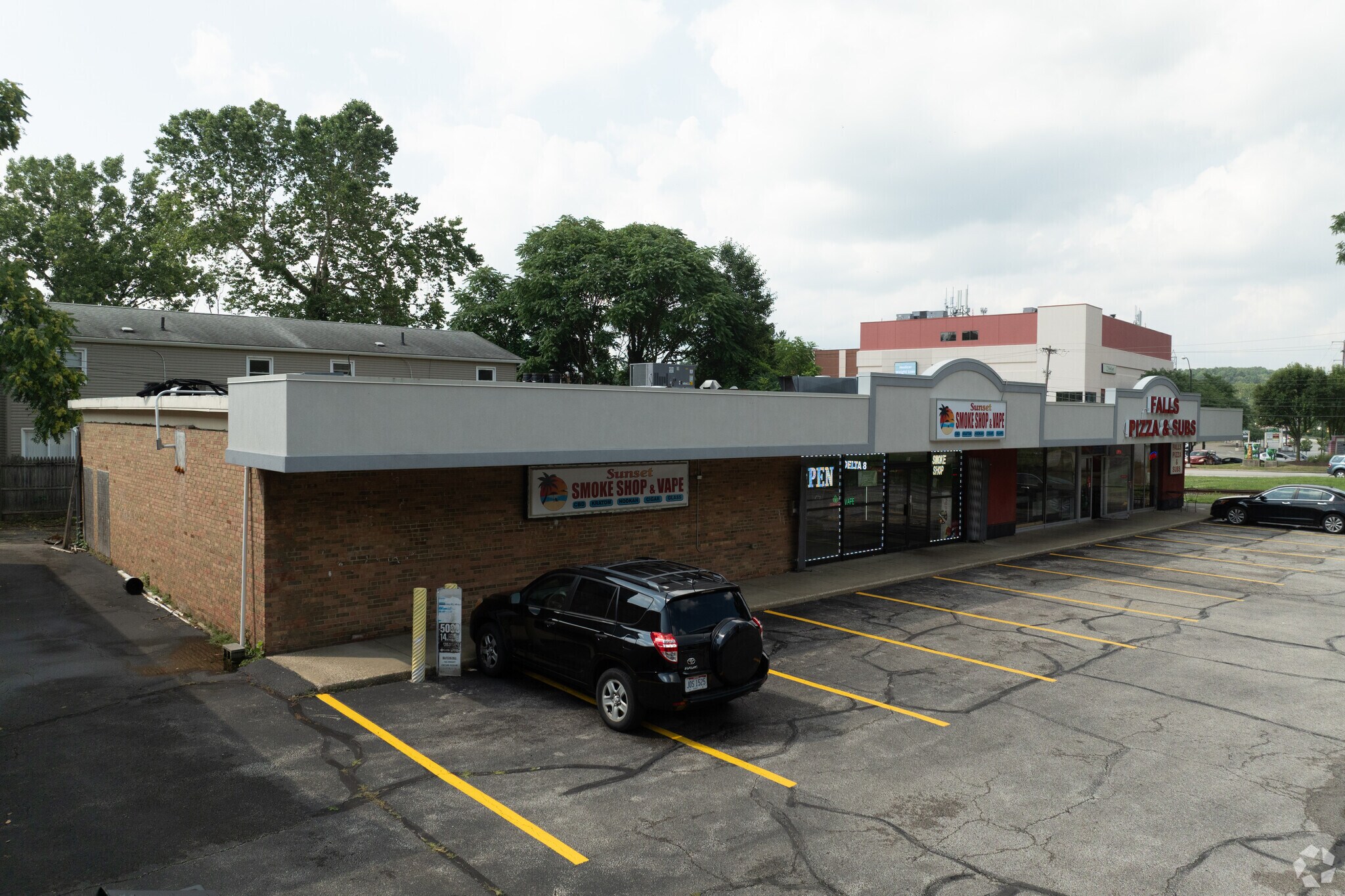 1390-1392 N Portage Path, Akron, OH for sale Primary Photo- Image 1 of 1