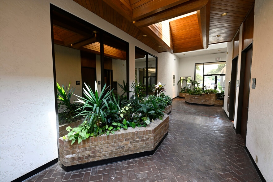 4203-4211 Gardendale St, San Antonio, TX for lease - Interior Photo - Image 3 of 27