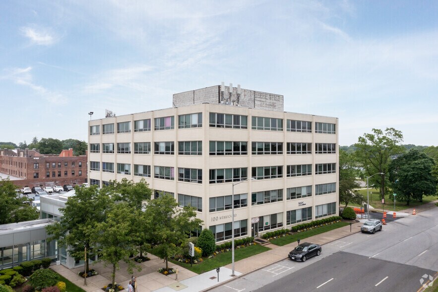 100 Merrick Rd, Rockville Centre, NY 11570 East & West Building
