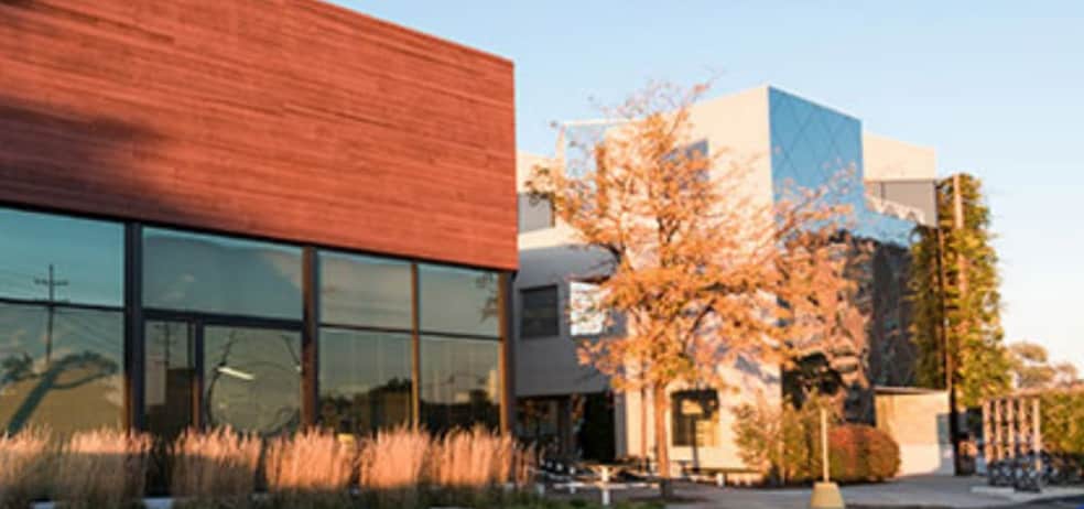 9333 N Milwaukee Ave, Niles, IL for lease - Primary Photo - Image 1 of 2