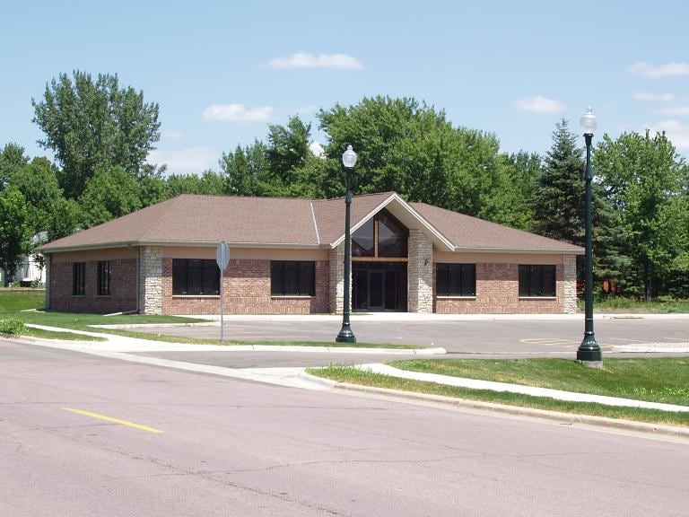 345 Florence Ave, Owatonna, MN for lease - Building Photo - Image 2 of 2