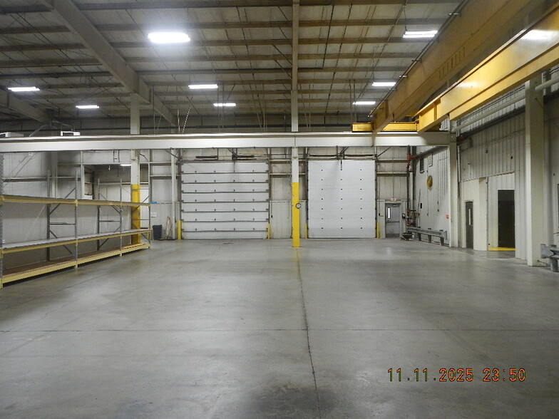 2111 W Thompson Rd, Fenton, MI for lease - Building Photo - Image 2 of 19