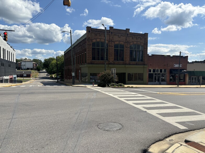 200 Battle St W, Talladega, AL for lease - Building Photo - Image 2 of 3