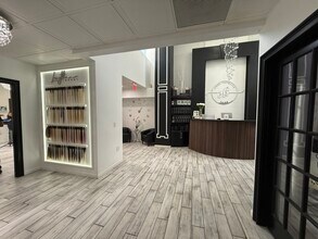 1235 N Orange Ave, Orlando, FL for lease Interior Photo- Image 2 of 8