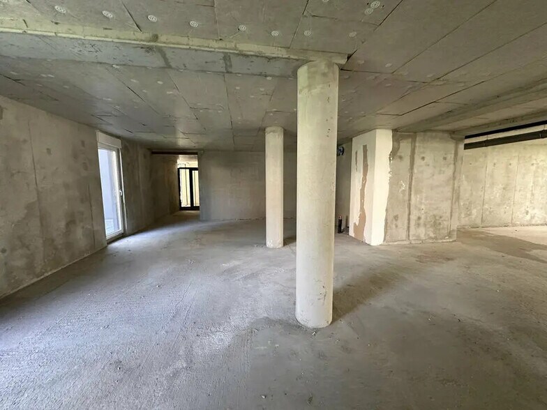 Office in Schiltigheim for lease - Interior Photo - Image 2 of 7