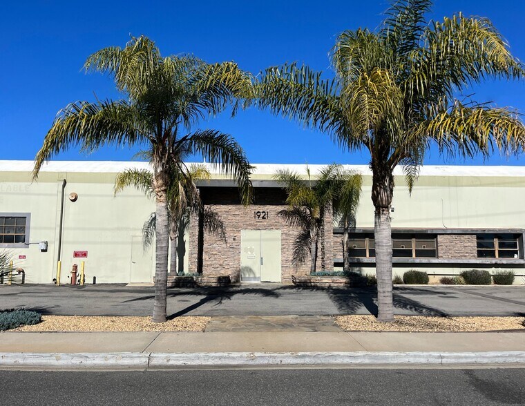 1921 E Maple Ave, El Segundo, CA for sale - Primary Photo - Image 1 of 1
