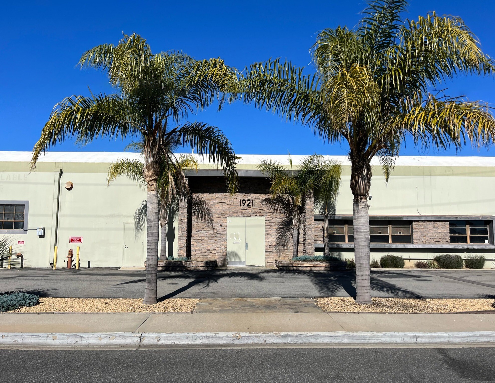 1921 E Maple Ave, El Segundo, CA for sale Primary Photo- Image 1 of 1