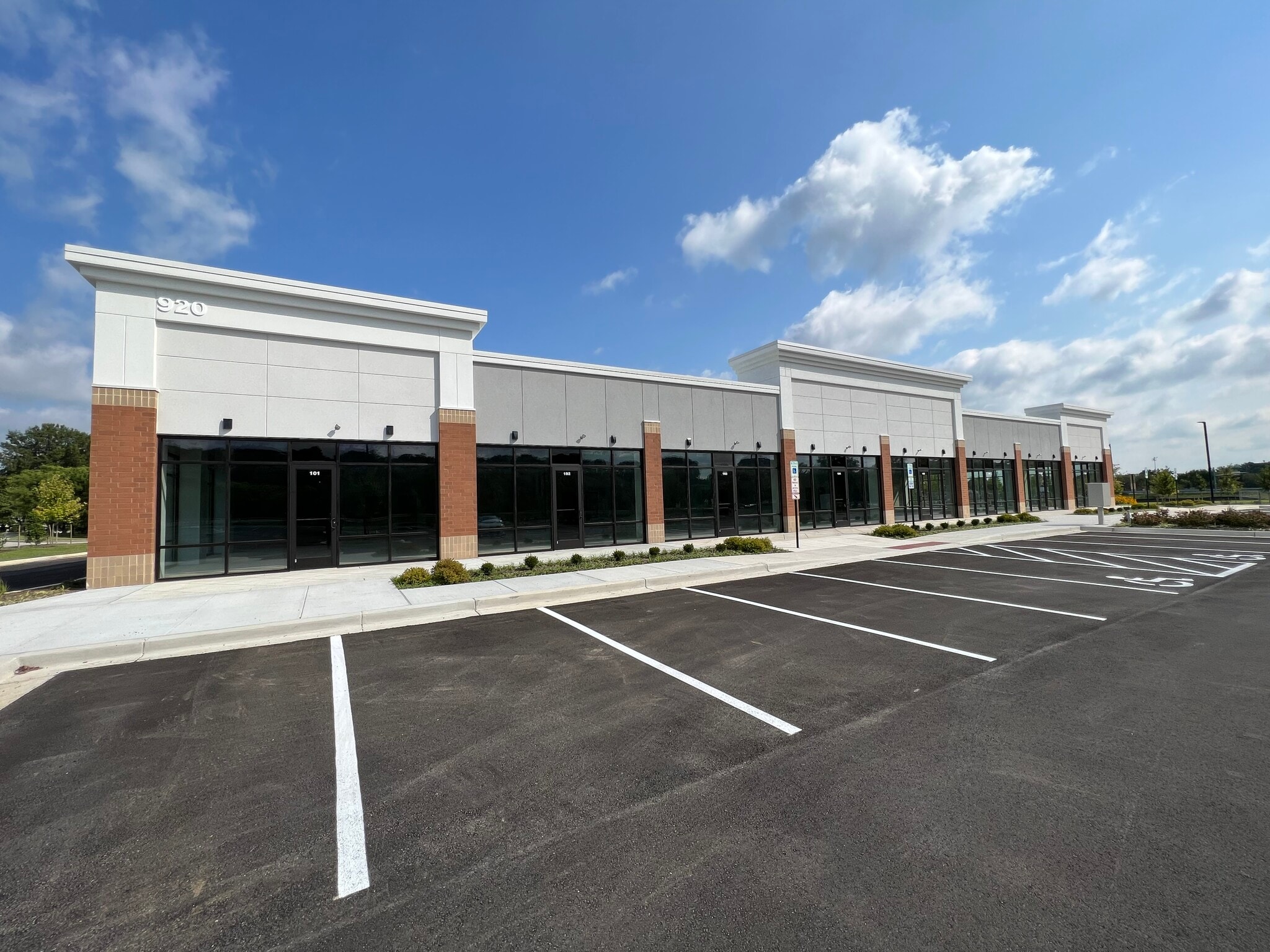 910 Cromwell Park Dr, Glen Burnie, MD for lease Building Photo- Image 1 of 2