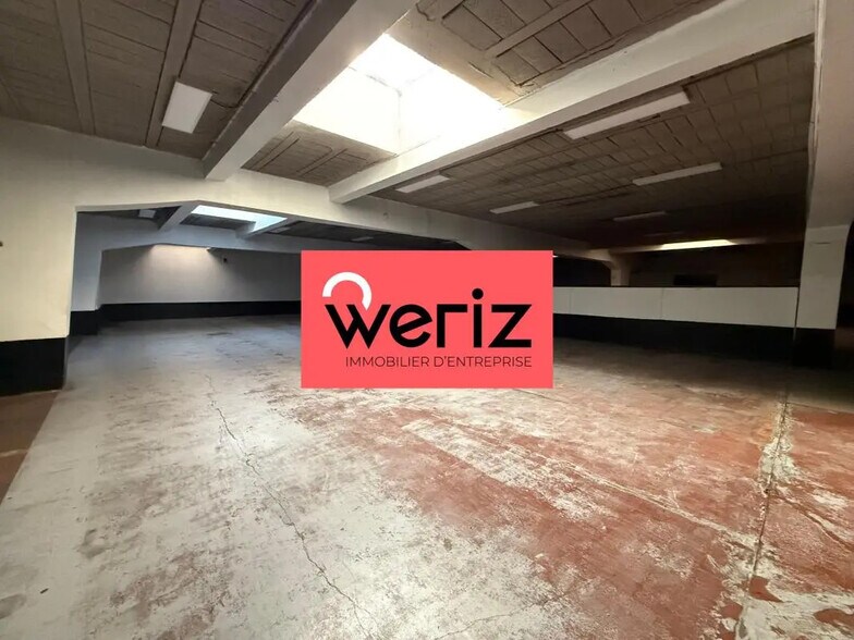 Flex in Marseille for lease - Interior Photo - Image 2 of 6