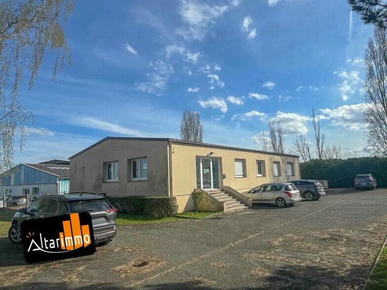 Office in Chartres for lease - Building Photo - Image 2 of 6