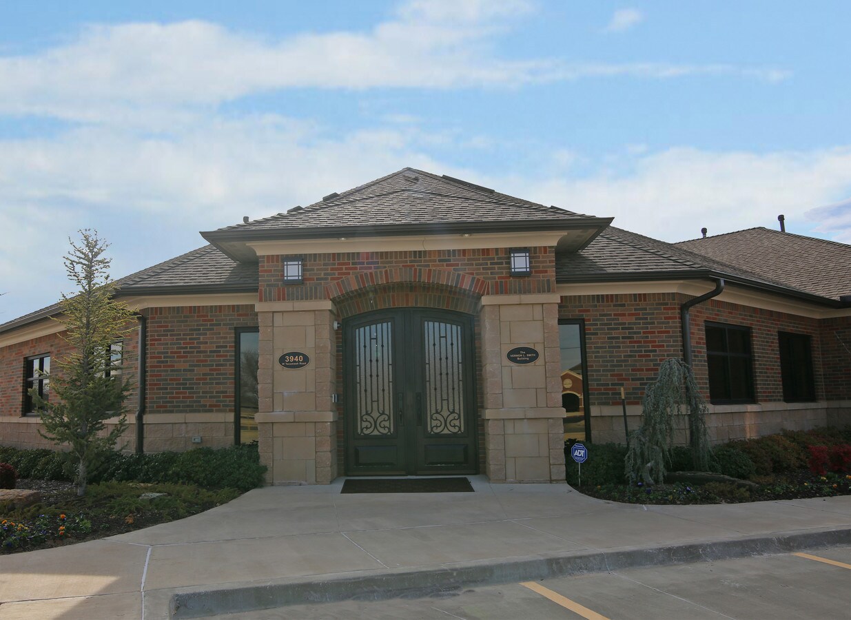 3940 W Tecumseh Rd, Norman, OK 73072