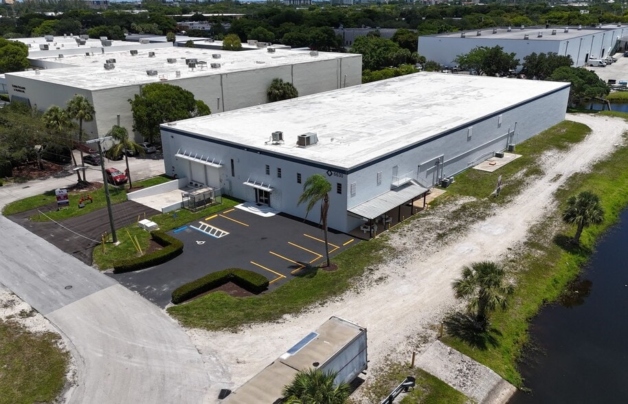 6630 NW 16th Ter, Fort Lauderdale, FL for lease - Building Photo - Image 2 of 31