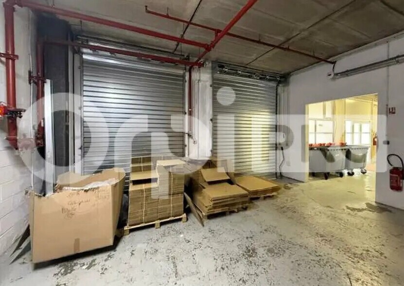 Industrial in Villejust for lease - Interior Photo - Image 2 of 4