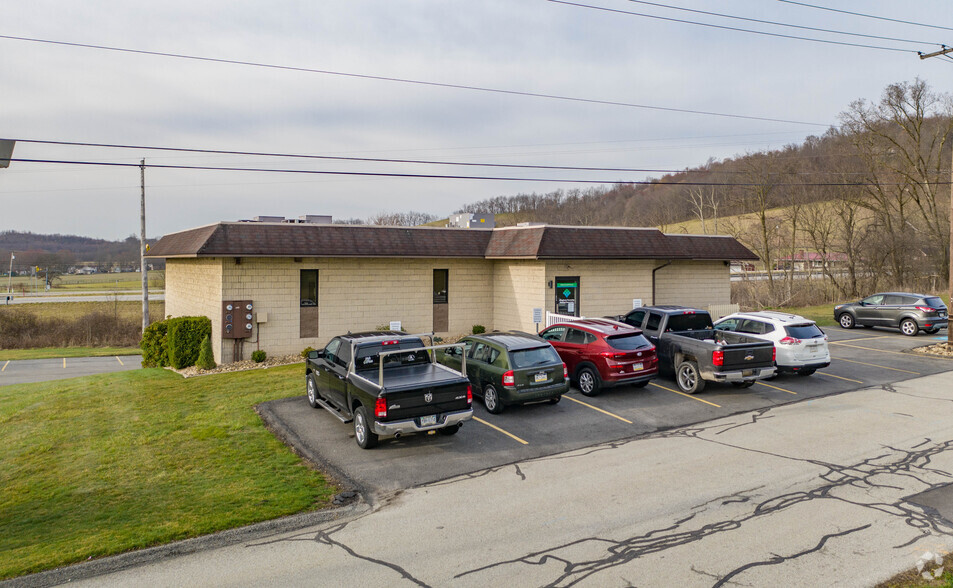 62 Greenbriar Dr, Leechburg, PA for lease - Building Photo - Image 2 of 4