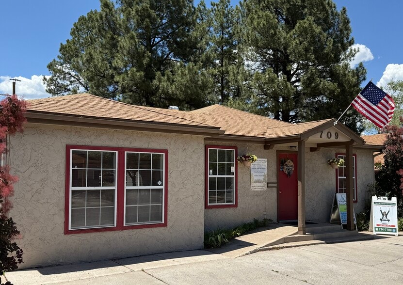 709 N Humphreys St, Flagstaff, AZ for sale - Building Photo - Image 1 of 7