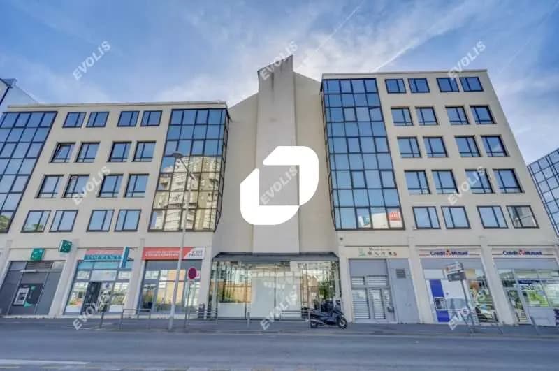 Office in Bagnolet for lease - Building Photo - Image 1 of 13