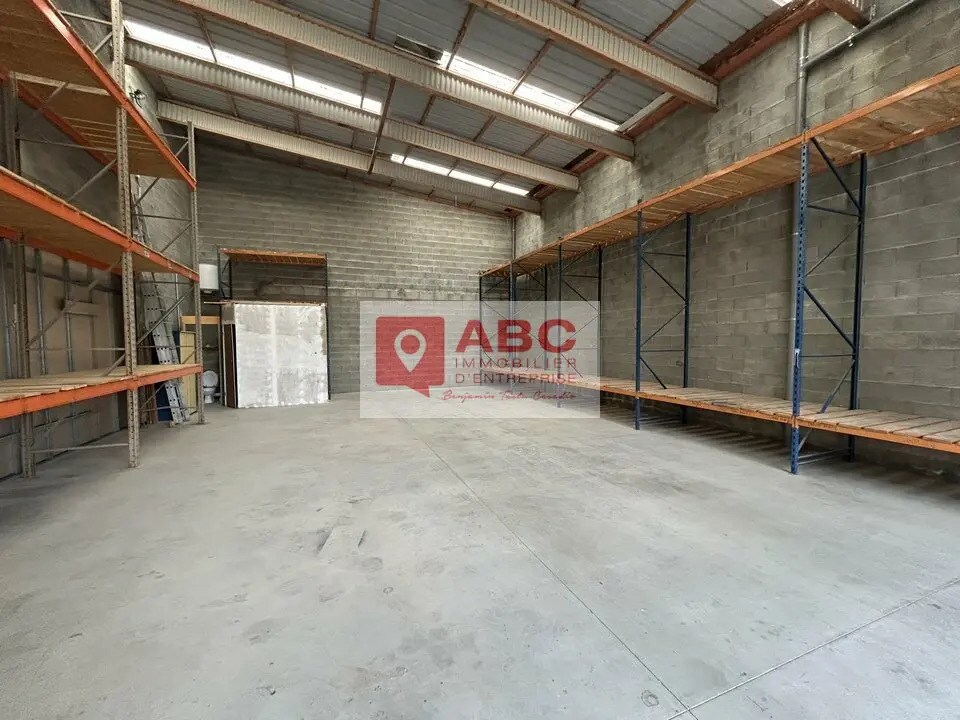 Flex in Thézan-lès-Béziers for lease Interior Photo- Image 1 of 10