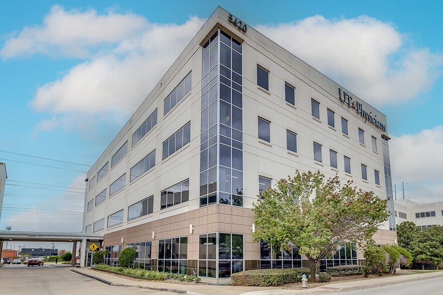 5420 West Loop S, Bellaire, TX for lease - Building Photo - Image 2 of 7