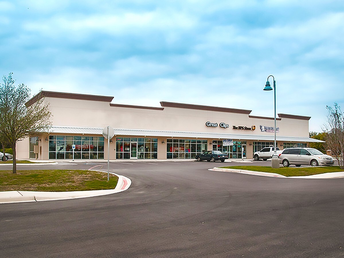 166 Menefee St, Hondo, TX 78861 Hondo Village