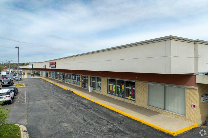 4021 Morsay Dr, Rockford, IL for lease - Building Photo - Image 2 of 12