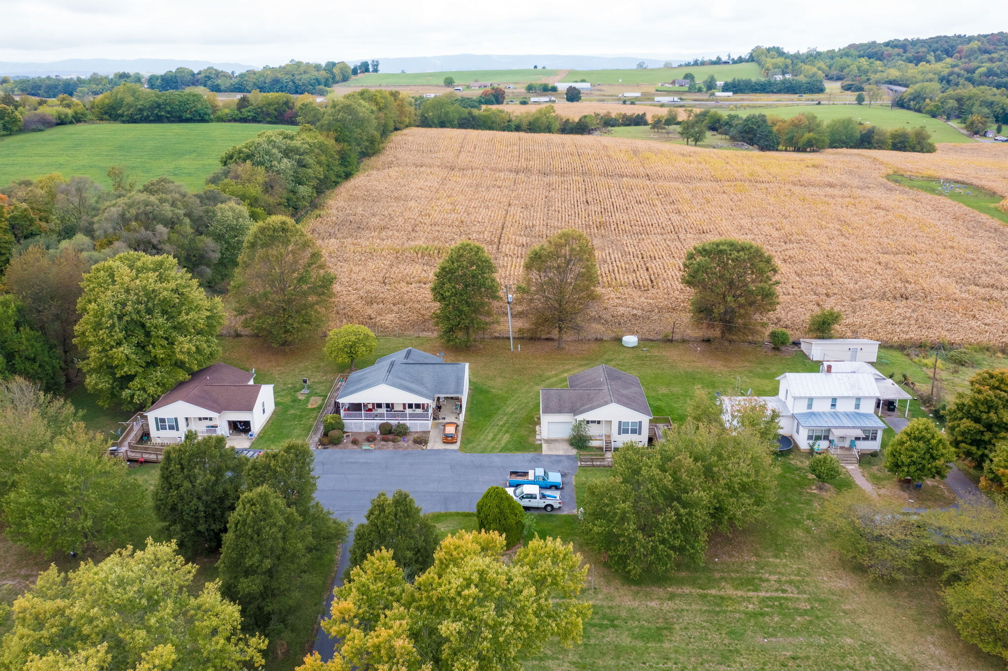 30 Country View Ln, Timberville, VA for sale Primary Photo- Image 1 of 1