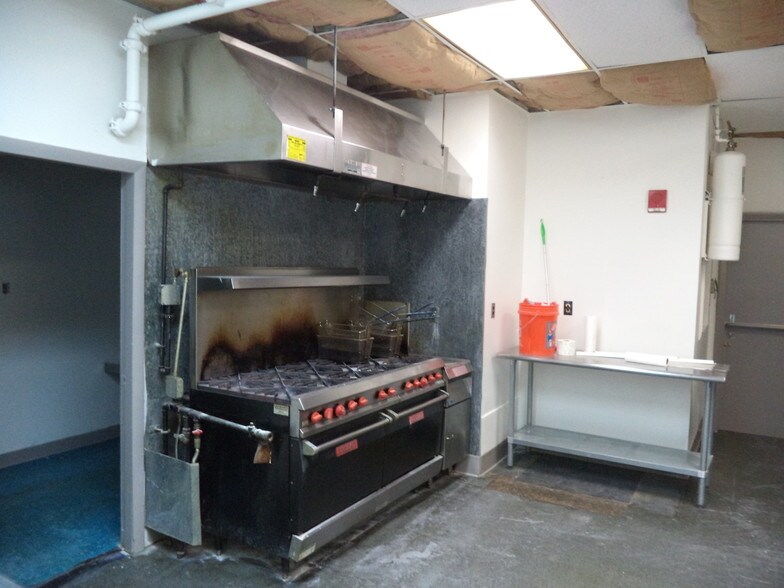 35 W Brook St, Manchester, NH for sale - Building Photo - Image 3 of 14