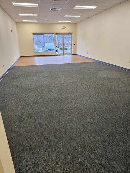 133 Great Rd, Acton, MA for lease - Interior Photo - Image 2 of 5