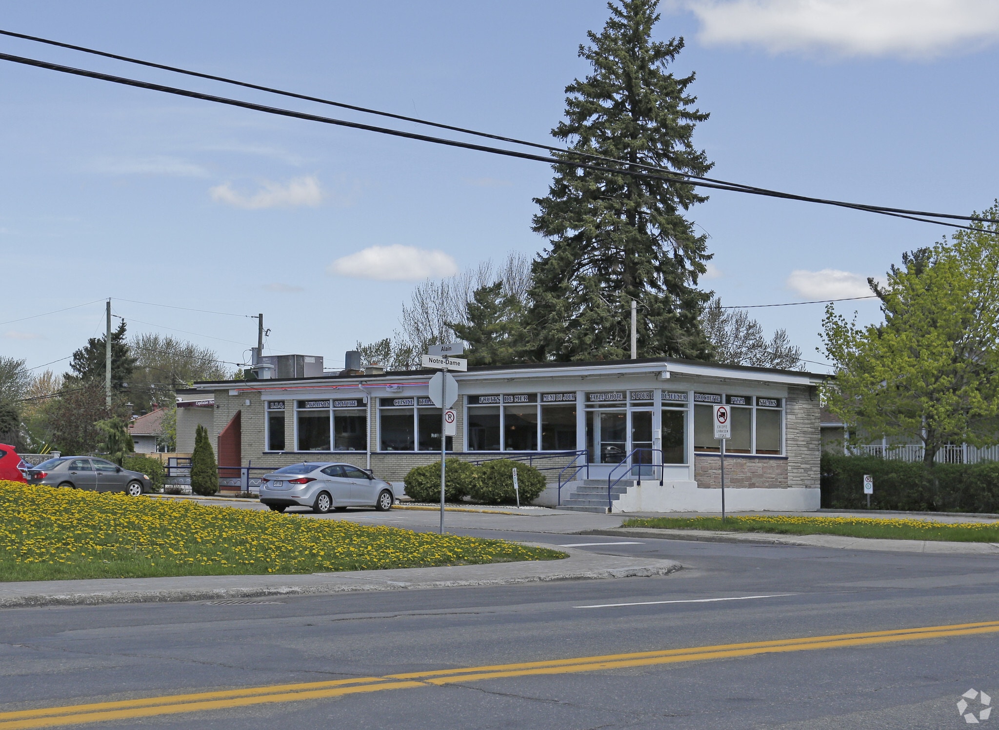 697 Rue Notre-Dame, Repentigny, QC for sale Primary Photo- Image 1 of 3