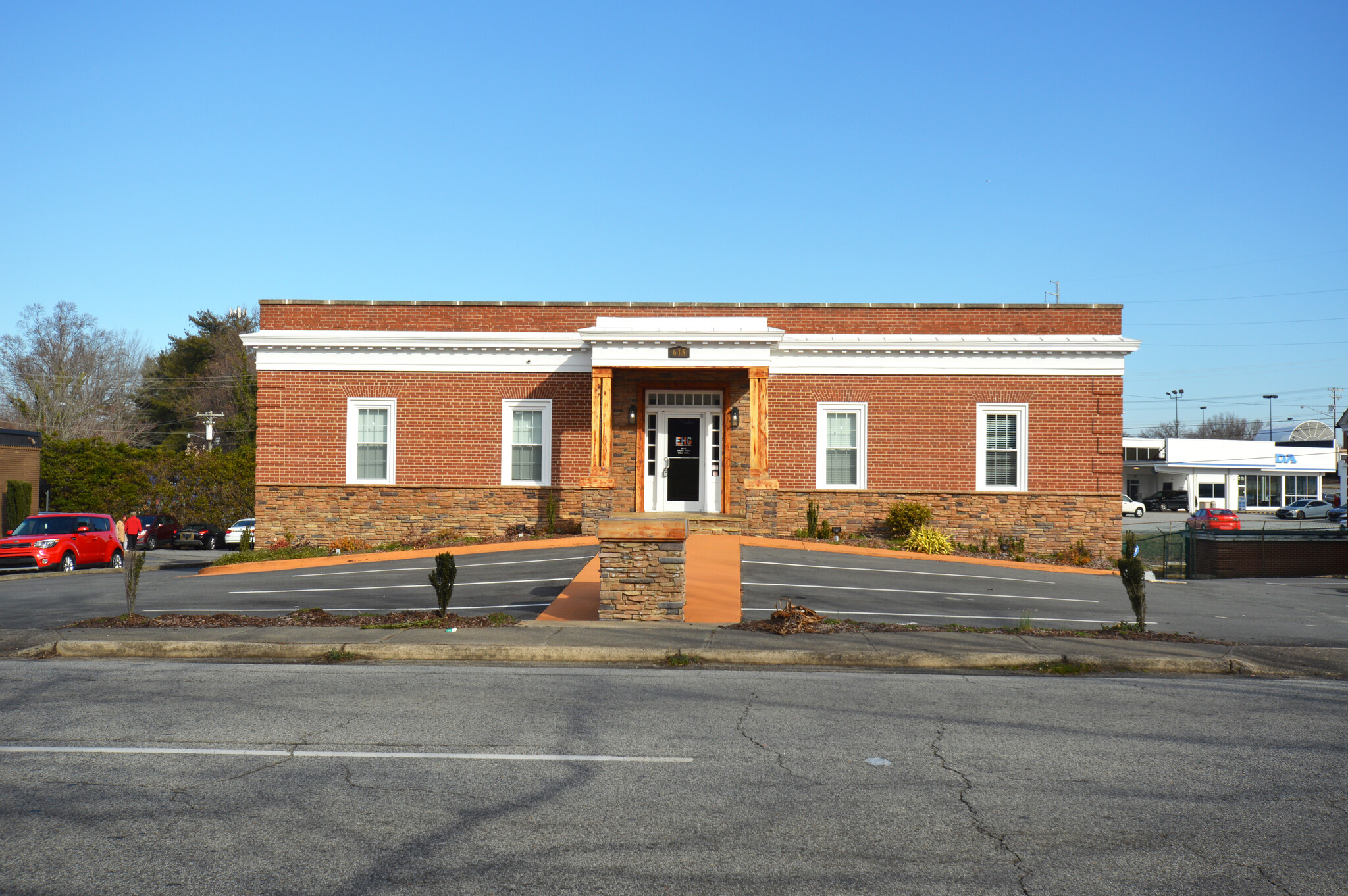 615 Coliseum Dr, Winston-Salem, NC for sale Building Photo- Image 1 of 1