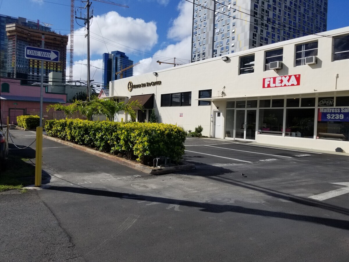 885 Queen St, Honolulu, HI 96813