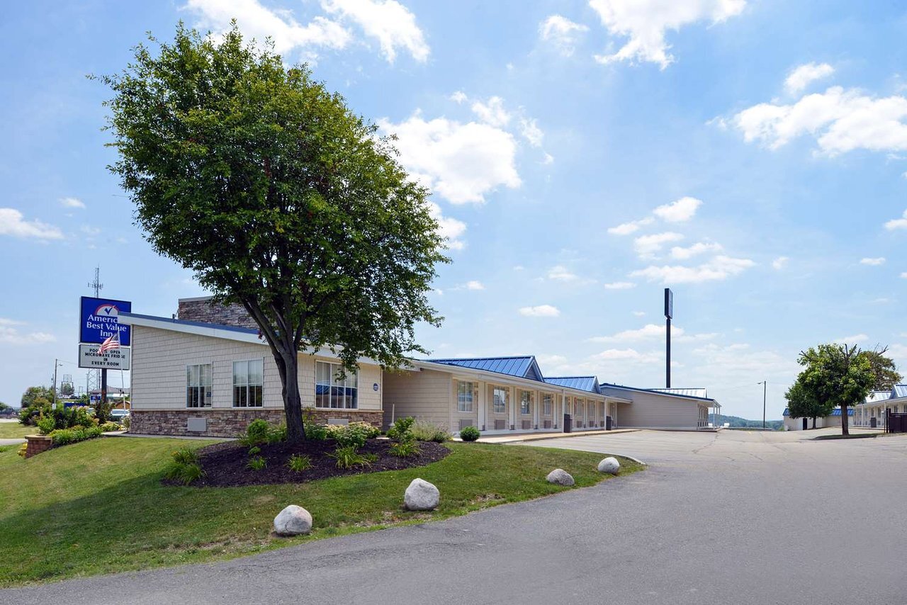 51260 National Rd, Saint Clairsville, OH 43950