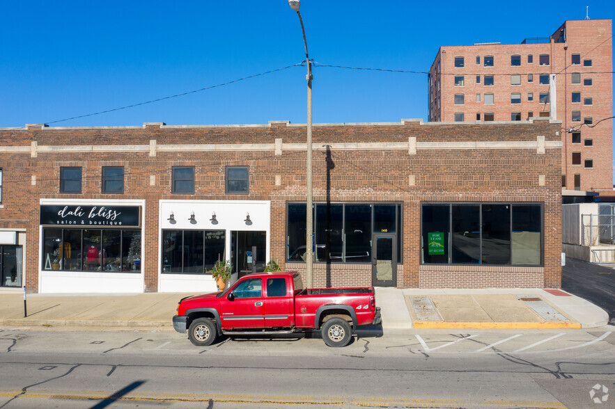 140 W Wood St, Decatur, IL for lease - Building Photo - Image 2 of 5