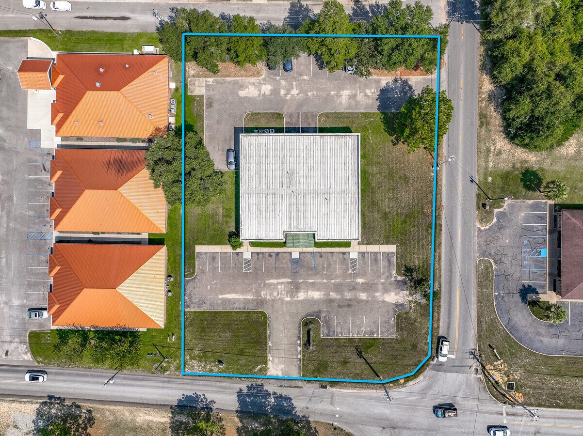 194 E Redstone Ave, Crestview, FL 32539