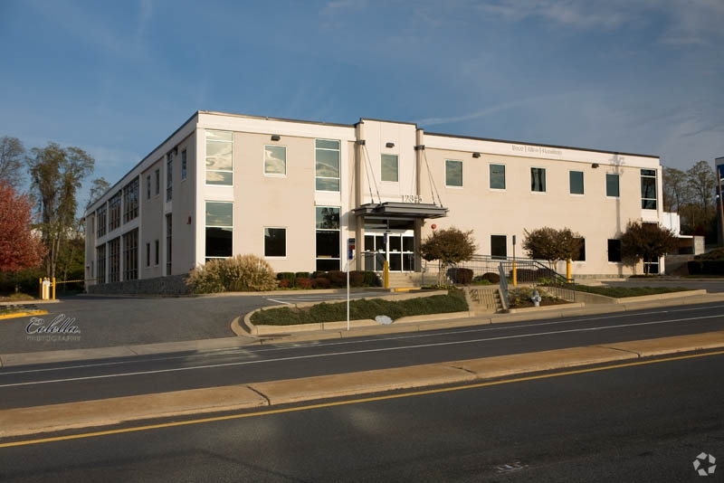 12345 Parklawn Dr, Rockville, MD for lease - Building Photo - Image 3 of 11