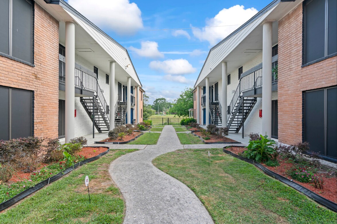 33143318 N MacGregor Way, Houston, TX 77004