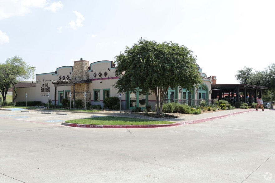 1890 S Stemmons Fwy, Lewisville, TX for lease - Building Photo - Image 2 of 10