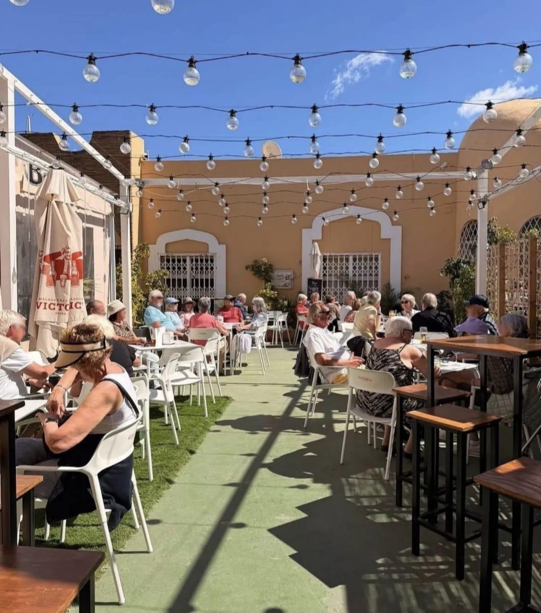 Retail in Fuengirola for lease Building Photo- Image 1 of 12