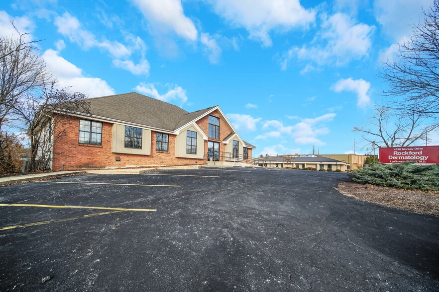 4338 Morsay Dr, Rockford, IL for sale - Building Photo - Image 2 of 29