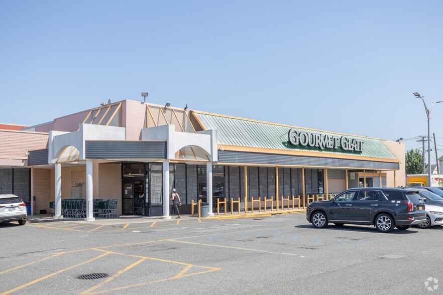 1000-1030 Railroad Ave, Woodmere, NY for lease - Primary Photo - Image 1 of 14
