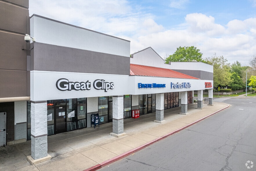 4235-4295 Barger Dr, Eugene, OR for lease - Building Photo - Image 3 of 5